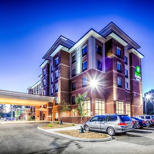 Holiday Inn Express & Suites Cleveland/Westlake, An Ihg Hotel